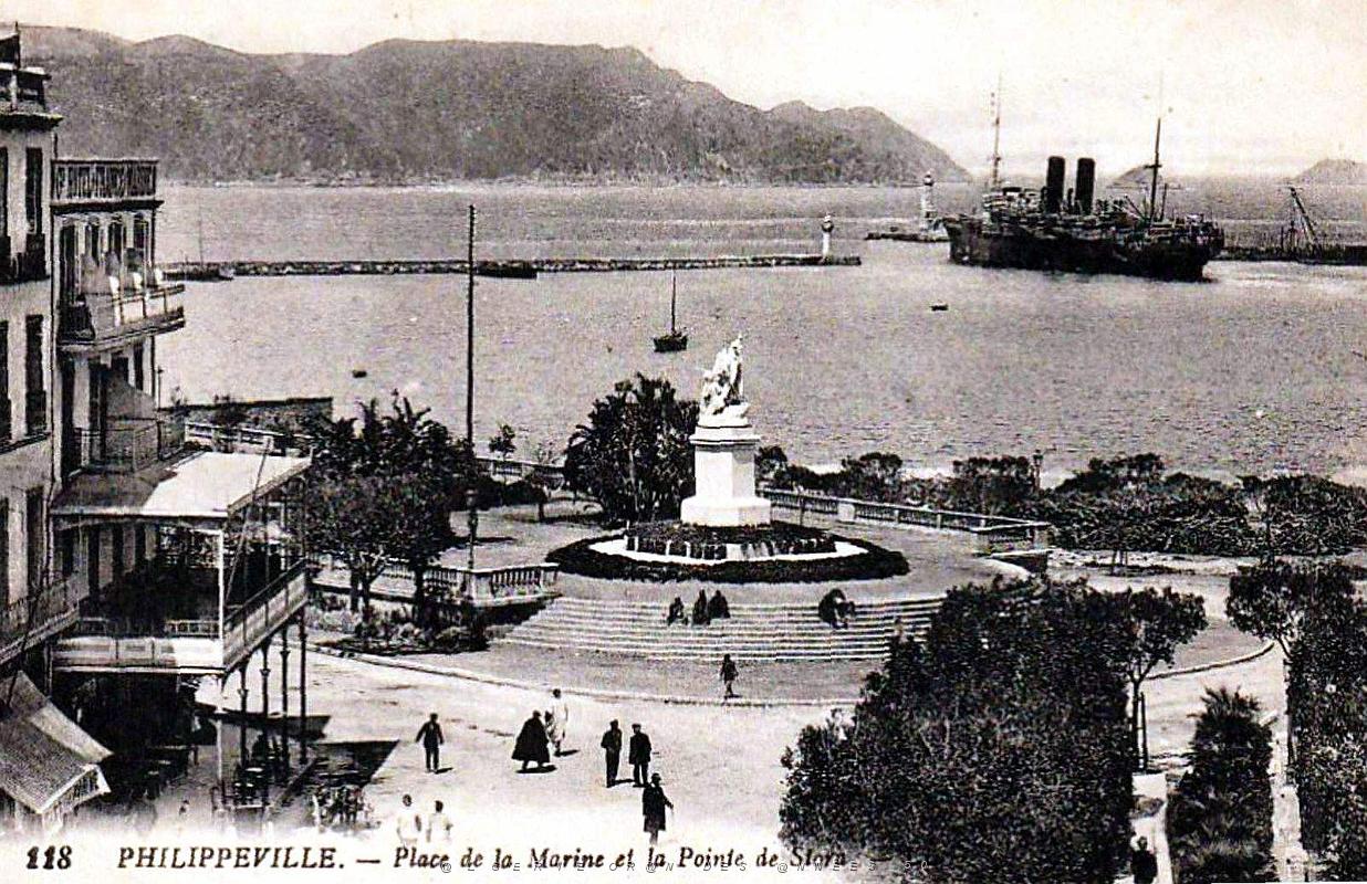 Philippeville - Place de la Marine et la Pointe de Stora.jpg